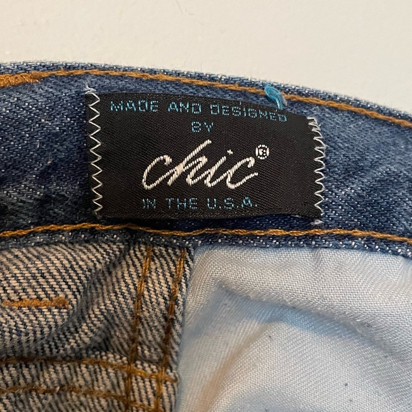 Chic Vintage Denim 1990s Mom Jeans