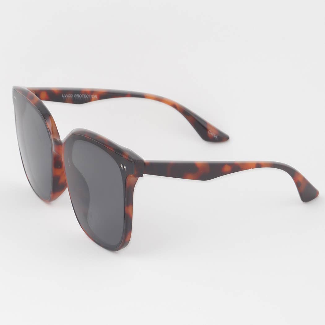 Classic Bolted Box Sunglasses: MIX